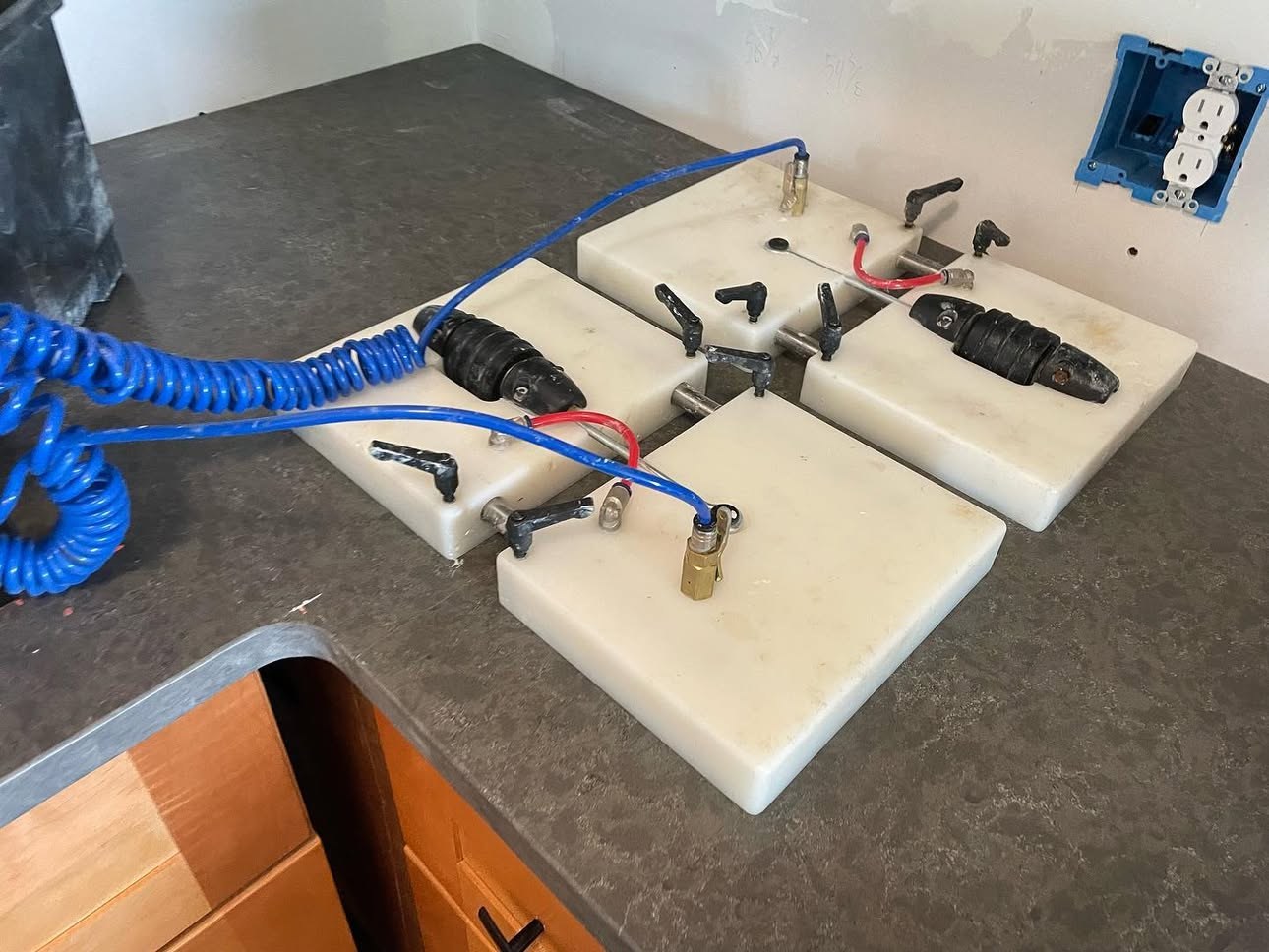 Countertop seam alignment during install